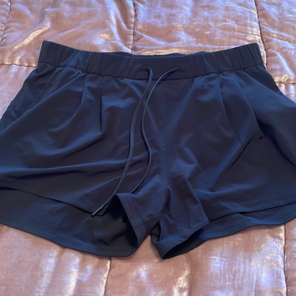 Lululemon walking shorts❤️